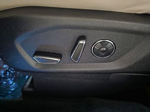 Used 2016 Ford Explorer Platinum image 13