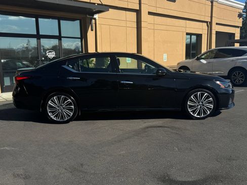 Used 2023 Nissan Altima 2.5 SL FWD image 8