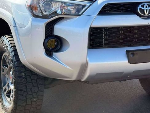 Used 2016 Toyota 4Runner SR5 AWD/4WD image 10