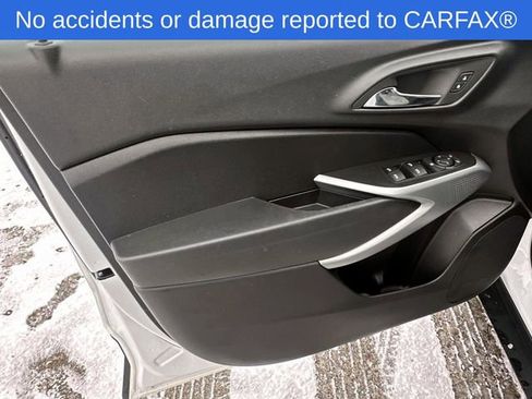 Used 2024 Chevrolet Trax RS w/ Driver Confidence Package image 16