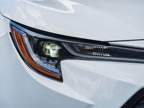 Used 2022 Toyota Corolla LE image 11