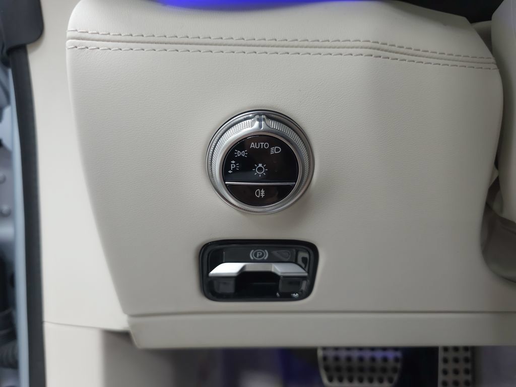 Used 2025 Mercedes-Benz SL 63 AMG 4MATIC image 11