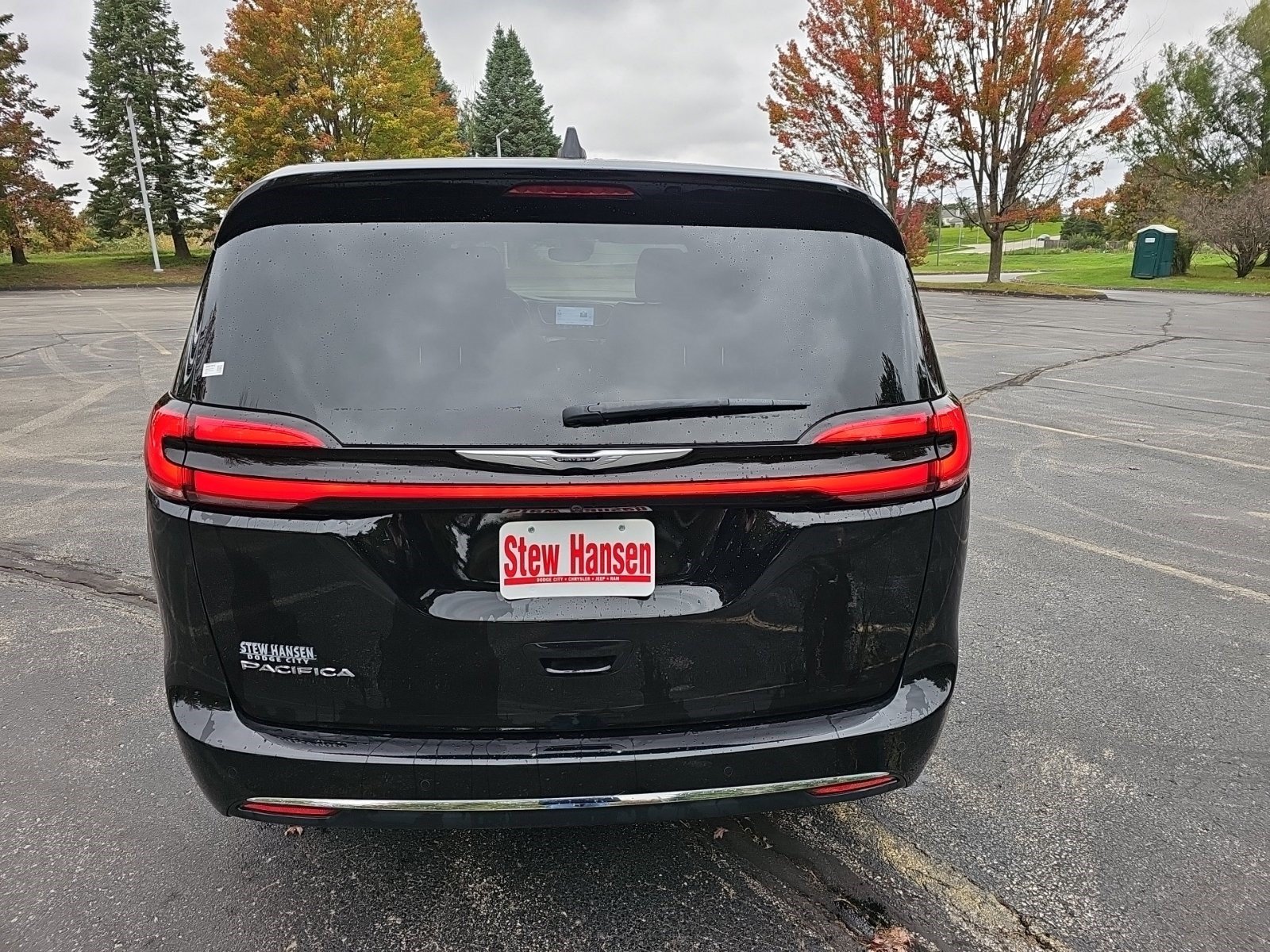 Used 2025 Chrysler Pacifica Select FWD image 6
