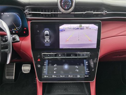 Used 2023 Maserati Grecale Modena image 26