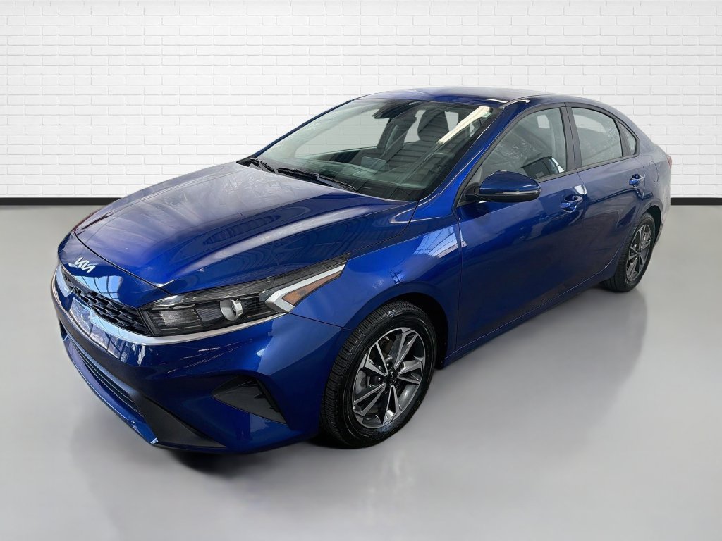 Used 2023 Kia Forte LXS w/ LXS Technology Package FWD image 5