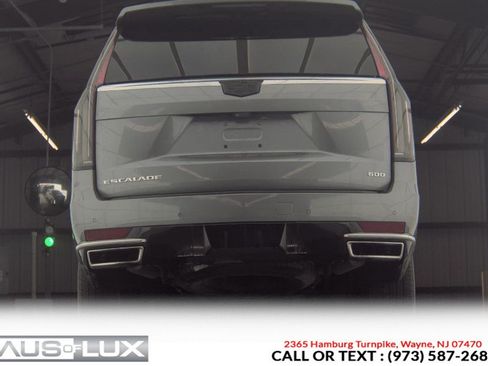 Used 2021 Cadillac Escalade ESV Premium Luxury w/ Driver Assist Tech Package AWD/4WD image 8