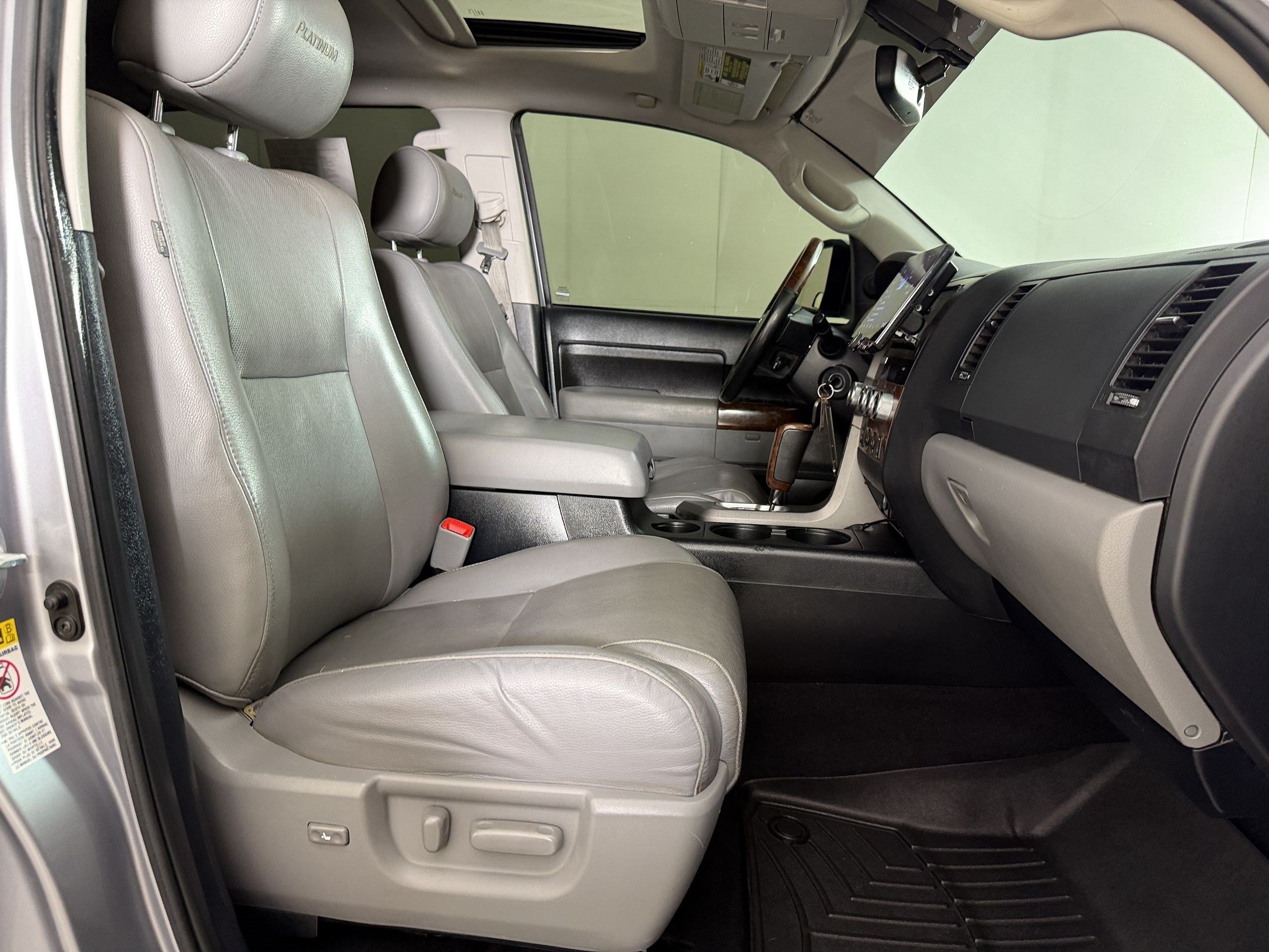 Used 2012 Toyota Tundra Limited w/ Platinum Pkg AWD/4WD image 24