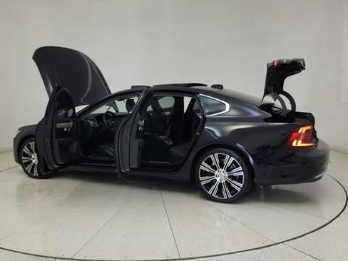 Used 2023 Volvo S90 B6 Plus AWD/4WD image 17