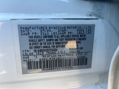 Certified 2025 Nissan Sentra SR FWD image 32