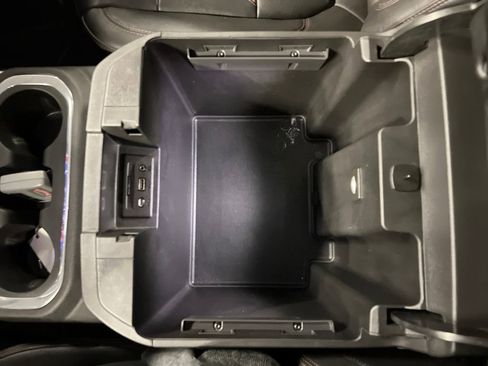 Certified 2021 GMC Sierra 1500 AT4 w/ AT4 Value Package image 27