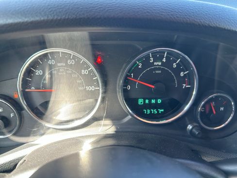 Used 2018 Jeep Wrangler Sport w/ Connectivity Group AWD/4WD image 11