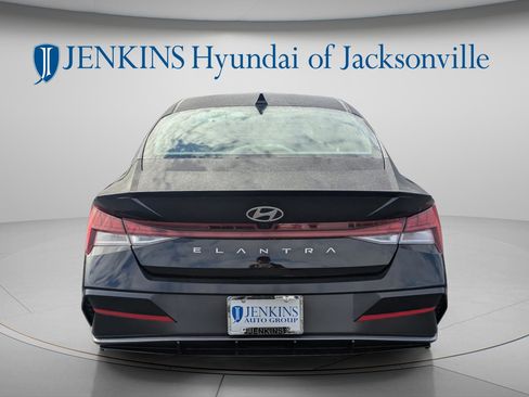 New 2026 Hyundai Elantra SEL Sport image 5