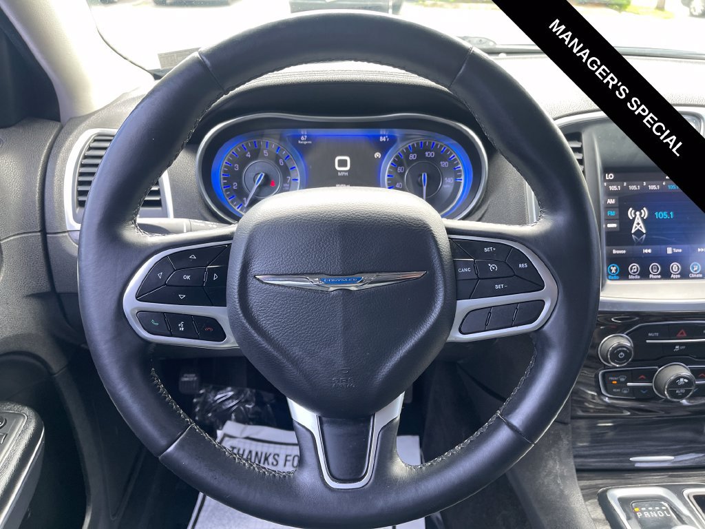 Used 2017 Chrysler 300 Limited RWD image 19