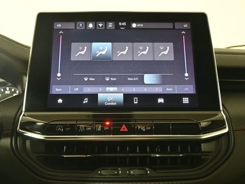 Used 2024 Jeep Compass Trailhawk AWD/4WD image 29