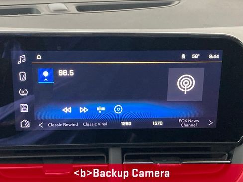 Used 2025 Chevrolet Trax LT w/ LT Convenience Package FWD image 3