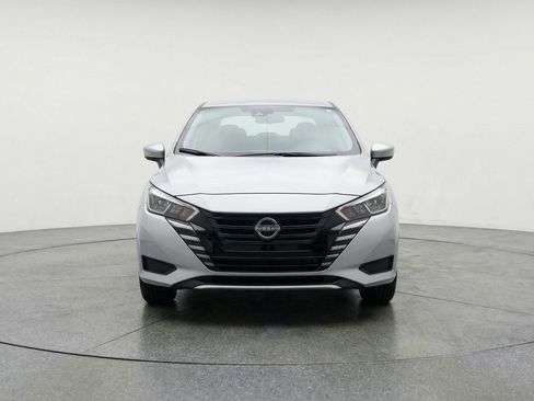 Used 2025 Nissan Versa SV image 2