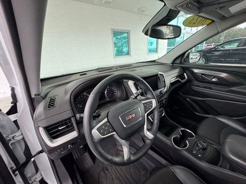 Used 2023 GMC Terrain SLT w/ Infotainment Package II image 12