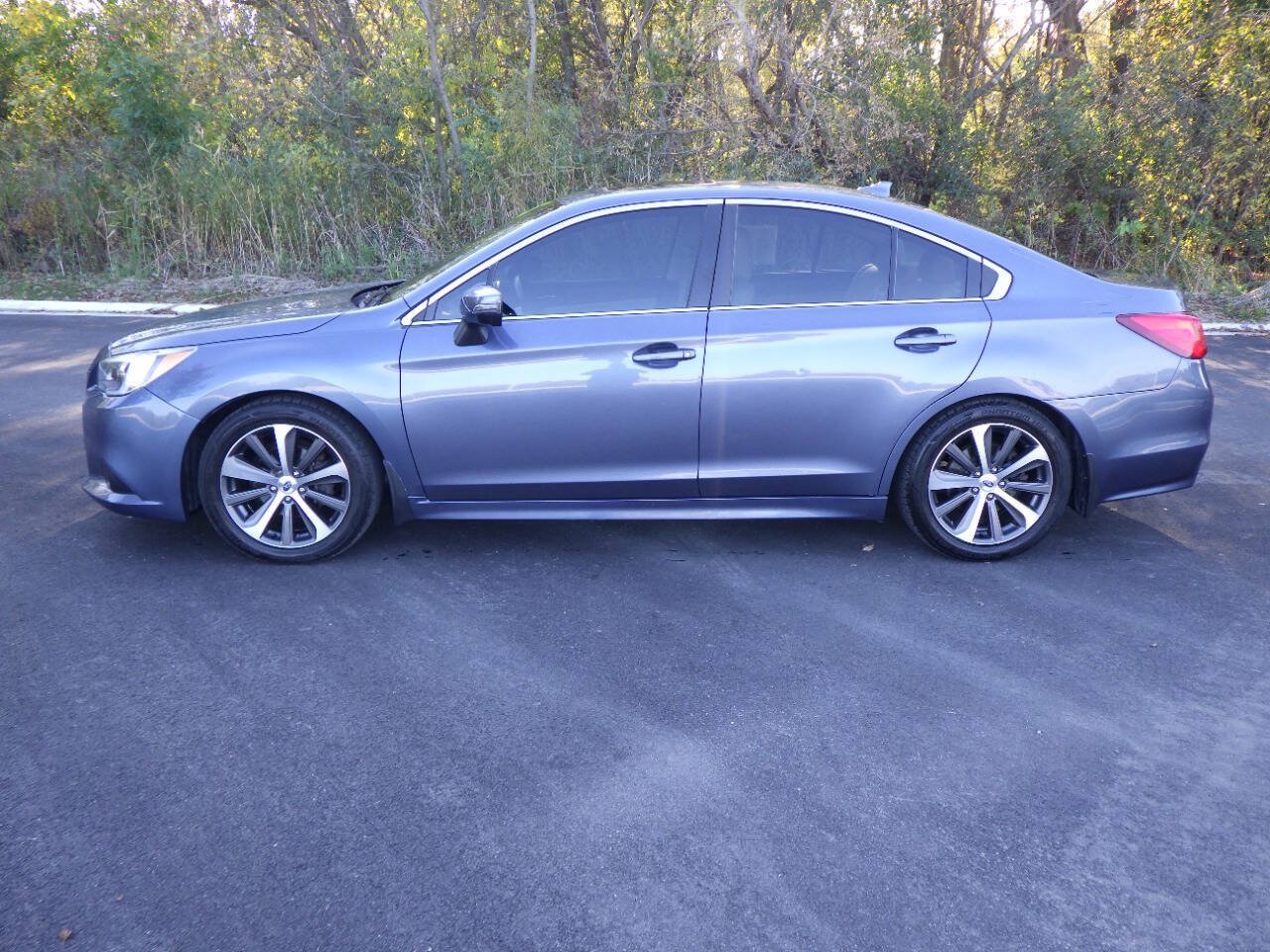 Used 2016 Subaru Legacy 2.5i Limited AWD/4WD image 2