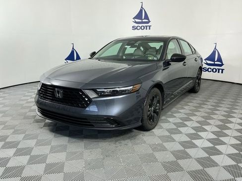 Used 2025 Honda Accord SE image 3