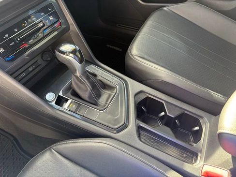 Used 2022 Volkswagen Tiguan SE R-Line image 22