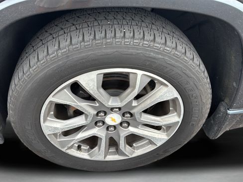 Used 2018 Chevrolet Traverse Premier w/ Driver Confidence II Package FWD image 8