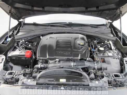 Used 2020 Jaguar F-PACE Premium image 16