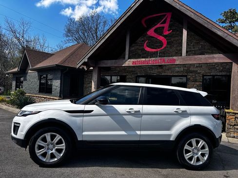 Used 2018 Land Rover Range Rover Evoque SE Premium AWD/4WD image 2
