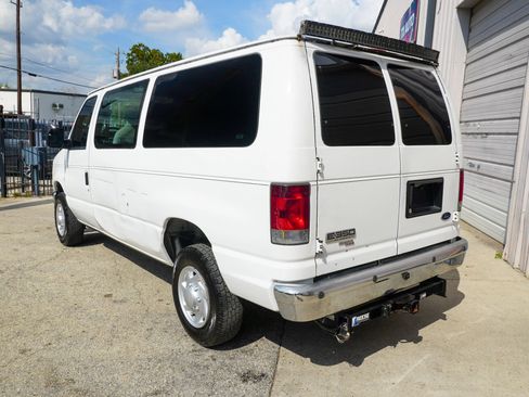 Used 2011 Ford E-350 and Econoline 350 XLT image 5