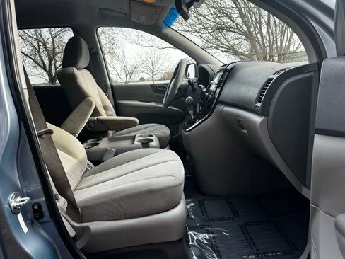 Used 2011 Kia Sedona LX w/ PWR Pkg image 14