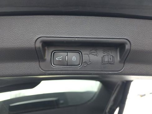 Used 2021 Ford Explorer XLT w/ Equipment Group 202A AWD/4WD image 32