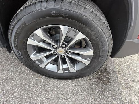 Used 2025 Chevrolet Equinox LT w/ Convenience Package II image 5