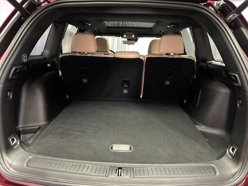 Used 2025 Jeep Grand Cherokee Limited w/ Luxury Tech Group II image 25