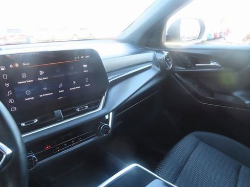 Used 2025 Chevrolet Equinox LT image 34