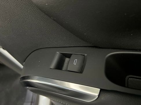 Used 2024 Chevrolet Traverse LT image 23