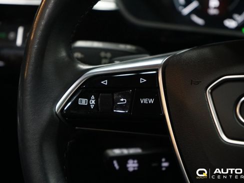 Used 2022 Audi e-tron Premium Plus w/ Premium Plus Package image 21