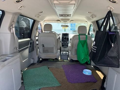 Used 2009 Dodge Grand Caravan SXT FWD image 6