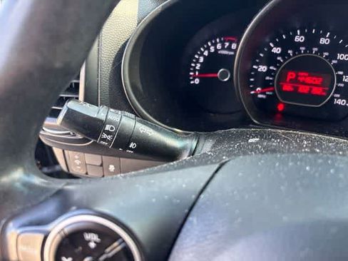 Used 2017 Kia Soul + FWD image 17