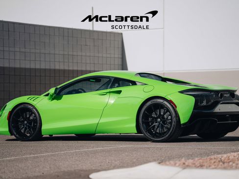 Used 2025 McLaren Artura image 6