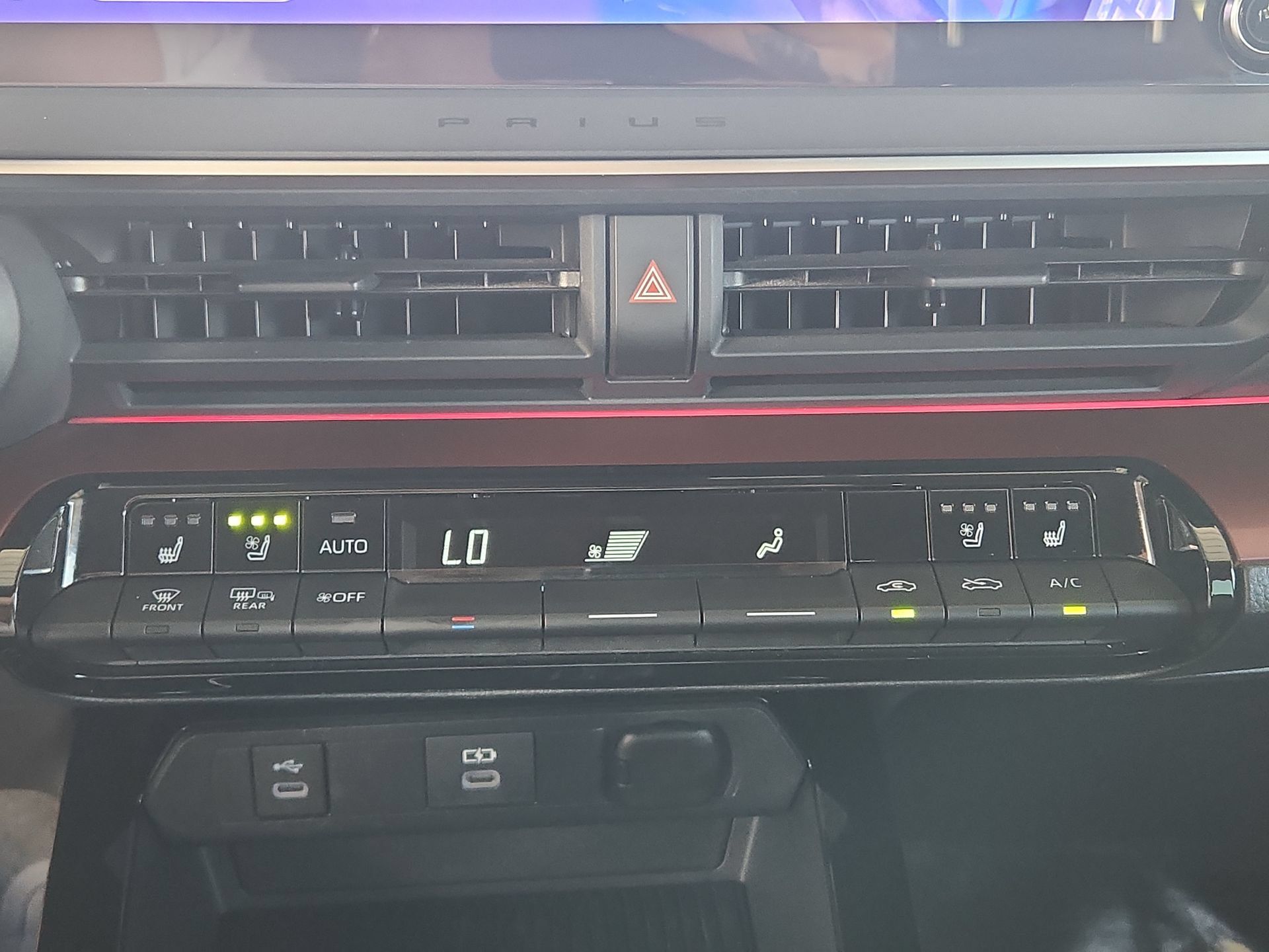 Used 2023 Toyota Prius Prime Premium FWD image 17