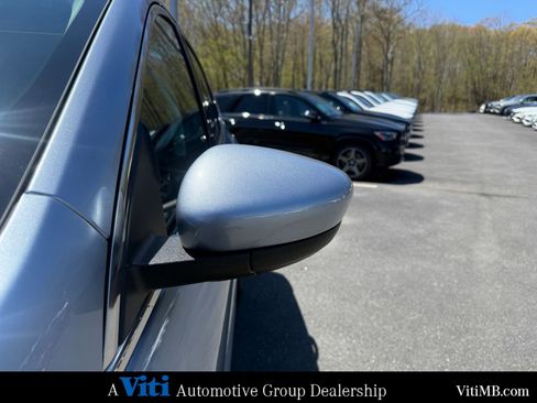 Used 2022 Ford Escape Titanium FWD image 11