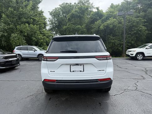Used 2025 Jeep Grand Cherokee Limited w/ Luxury Tech Group II AWD/4WD image 5