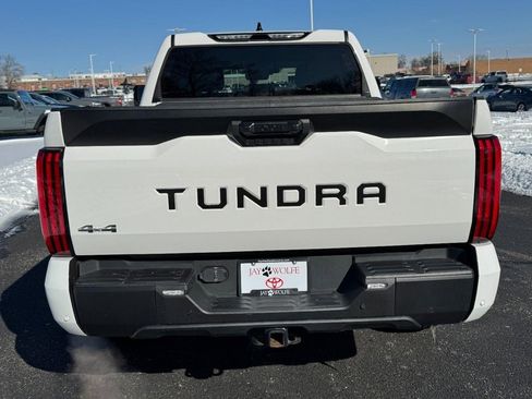 Used 2022 Toyota Tundra SR5 w/ SR5 Convenience Package image 6