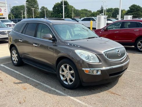 Used 2010 Buick Enclave CXL w/ Trailering Provision Package FWD image 2