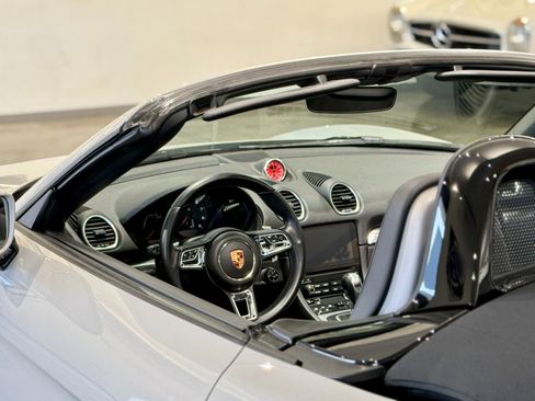 Used 2022 Porsche 718 Boxster GTS RWD image 34