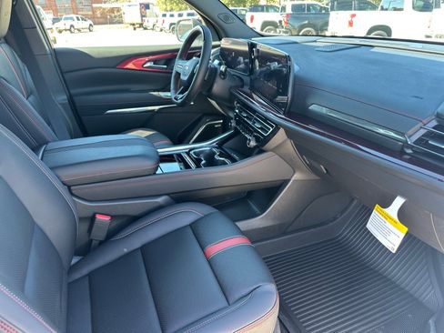 New 2026 Chevrolet Traverse RS w/ LPO, Floor Liner Package image 14