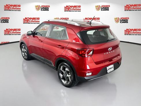 Certified 2024 Hyundai Venue SEL FWD image 2