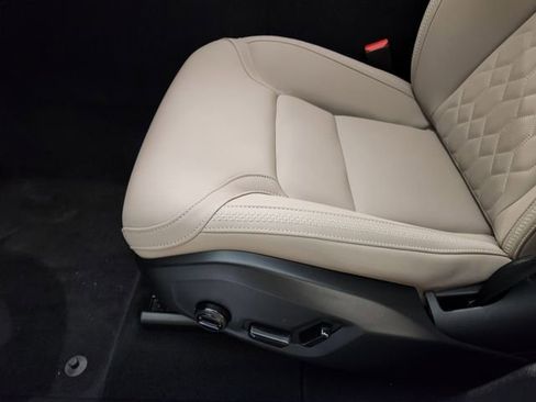 New 2026 Volvo XC60 B5 Plus w/ Climate Package image 25