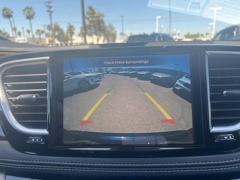Used 2023 Chrysler Pacifica Limited image 15
