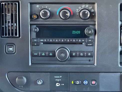 Used 2019 Chevrolet Express 3500 LS image 12