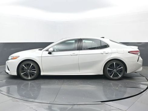 Used 2020 Toyota Camry XSE image 7